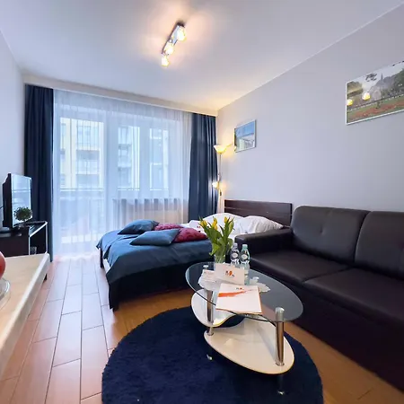 Economy W Porcie By Ms Pro *